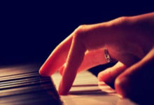 爱游戏官网：德媒：拜仁没计划续约戴尔，他们还考虑引进伯恩茅斯年轻后卫怀森.