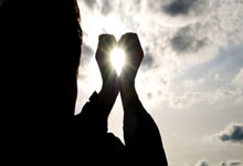 爱游戏官网：德媒：拜仁没计划续约戴尔，他们还考虑引进伯恩茅斯年轻后卫怀森.